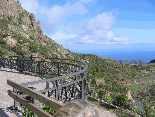 Die Terrasse des kleinen Kirchleins